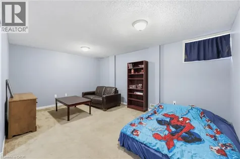 124 Gosling Gardens Guelph ON N1G 5K6