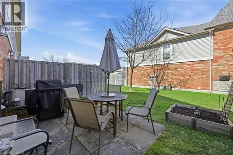 124 Gosling Gardens Guelph ON N1G 5K6