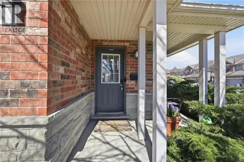 124 Gosling Gardens Guelph ON N1G 5K6
