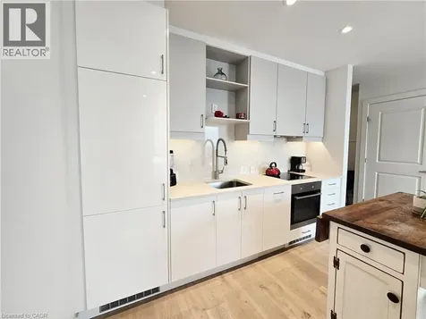 181 King Street South Waterloo ON N2J 0E7