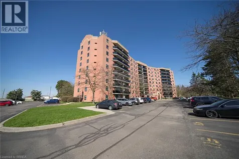 9 Bonheur Court Brantford ON N3P 1Z5