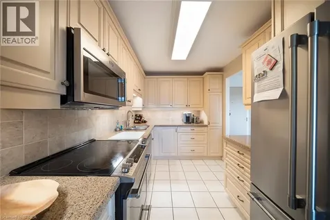 9 Bonheur Court Brantford ON N3P 1Z5