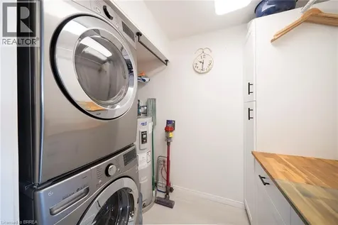 9 Bonheur Court Brantford ON N3P 1Z5