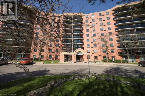 9 Bonheur Court Brantford ON N3P 1Z5