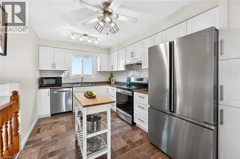 22 Vance Crescent Waterdown ON L8B 0B8