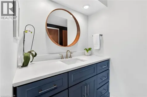 22 Vance Crescent Waterdown ON L8B 0B8