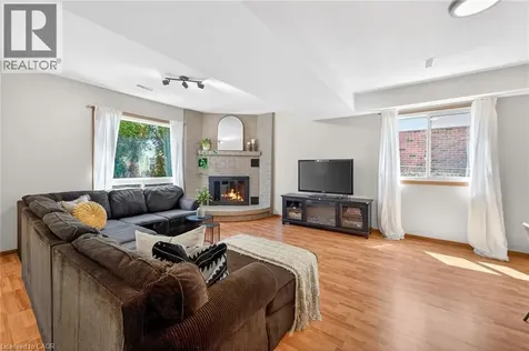22 Vance Crescent Waterdown ON L8B 0B8