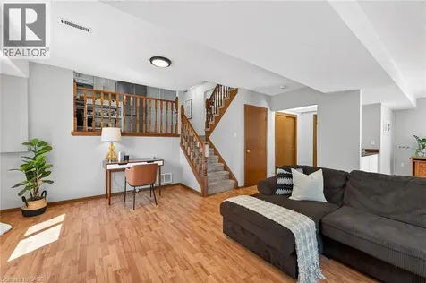 22 Vance Crescent Waterdown ON L8B 0B8