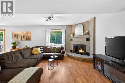 22 Vance Crescent Waterdown ON L8B 0B8