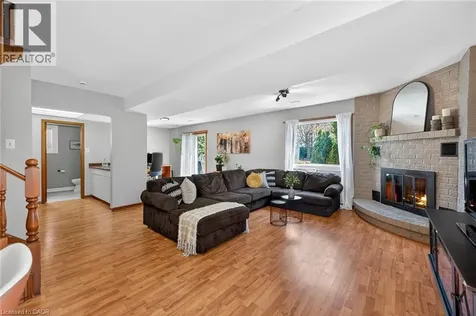 22 Vance Crescent Waterdown ON L8B 0B8