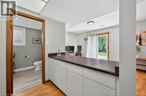 22 Vance Crescent Waterdown ON L8B 0B8