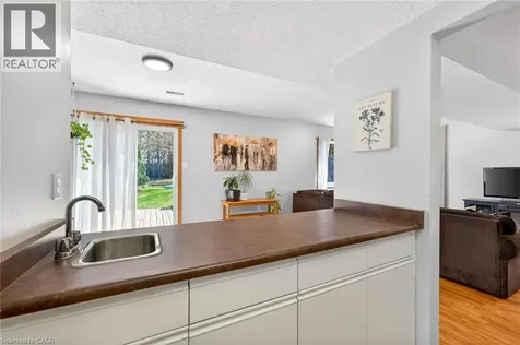 22 Vance Crescent Waterdown ON L8B 0B8