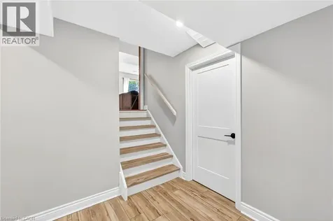 22 Vance Crescent Waterdown ON L8B 0B8