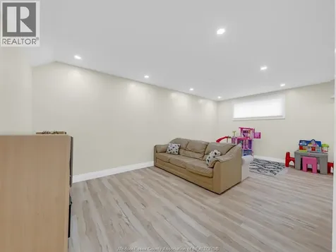40 Woodside Avenue Amherstburg ON N0R 1G0