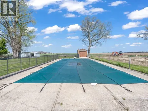 40 Woodside Avenue Amherstburg ON N0R 1G0