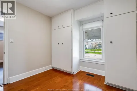 1062 Lena Avenue Windsor ON N9C 3K4