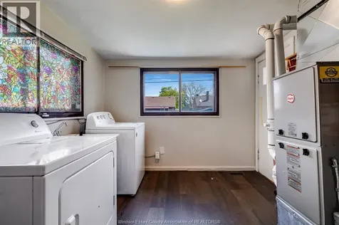 1062 Lena Avenue Windsor ON N9C 3K4