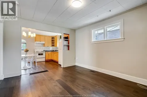 1062 Lena Avenue Windsor ON N9C 3K4