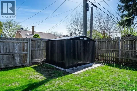 1062 Lena Avenue Windsor ON N9C 3K4