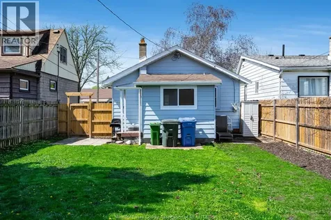 1062 Lena Avenue Windsor ON N9C 3K4