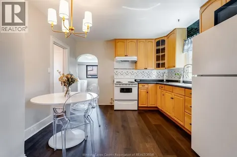 1062 Lena Avenue Windsor ON N9C 3K4