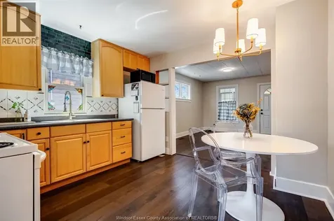 1062 Lena Avenue Windsor ON N9C 3K4