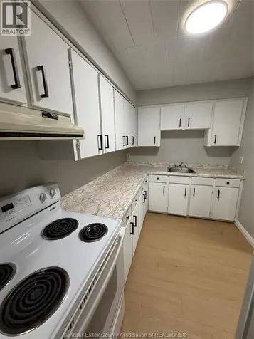 1547 Pelletier Windsor ON N9B 1S4