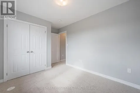8 Oat Lane Kitchener ON N2R 0T1