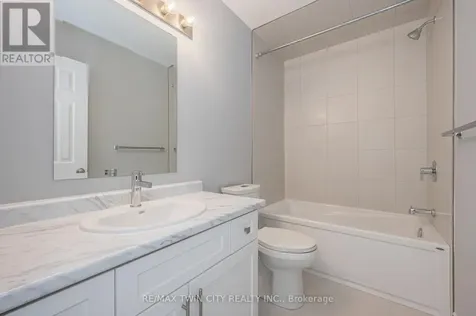 8 Oat Lane Kitchener ON N2R 0T1