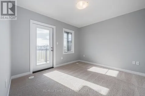 8 Oat Lane Kitchener ON N2R 0T1