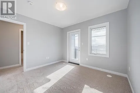8 Oat Lane Kitchener ON N2R 0T1