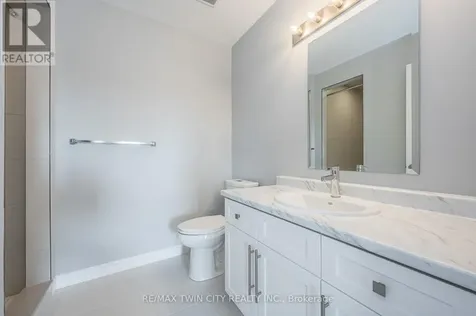 8 Oat Lane Kitchener ON N2R 0T1