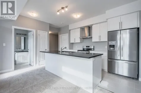 8 Oat Lane Kitchener ON N2R 0T1