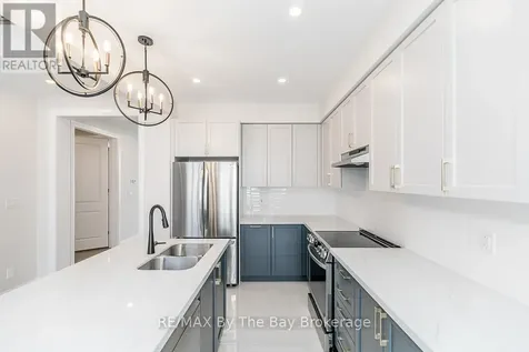 5 Rosanne Circle Wasaga Beach ON L9Z 0N4