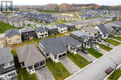 5 Rosanne Circle Wasaga Beach ON L9Z 0N4