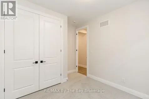 5 Rosanne Circle Wasaga Beach ON L9Z 0N4