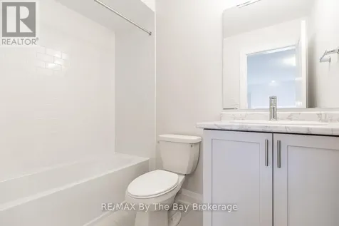 5 Rosanne Circle Wasaga Beach ON L9Z 0N4
