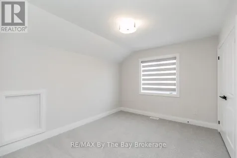 5 Rosanne Circle Wasaga Beach ON L9Z 0N4