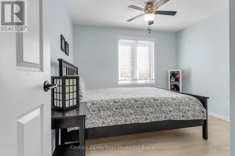 93 Glendale Drive Tillsonburg ON N4G 1J9