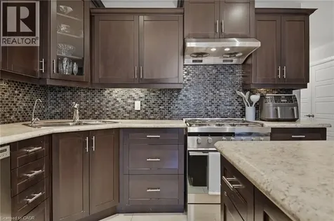 7 Gibson Place St. Catharines ON L2R 0A3