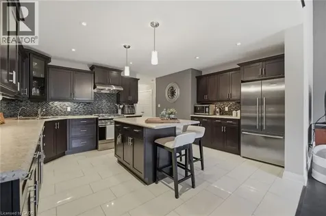 7 Gibson Place St. Catharines ON L2R 0A3