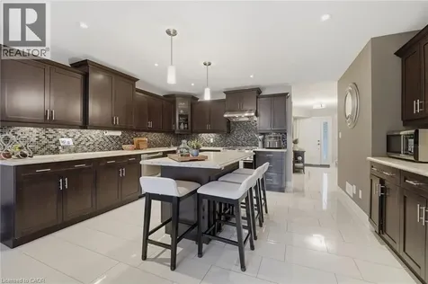 7 Gibson Place St. Catharines ON L2R 0A3