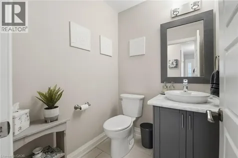 7 Gibson Place St. Catharines ON L2R 0A3