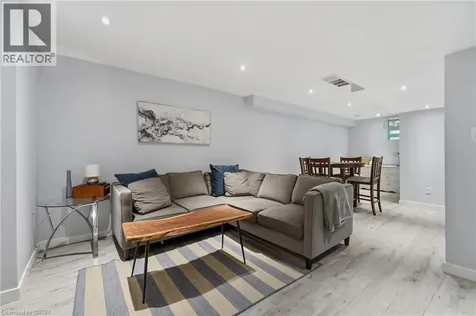 7 Gibson Place St. Catharines ON L2R 0A3