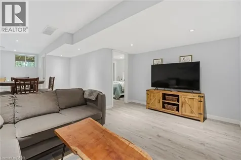 7 Gibson Place St. Catharines ON L2R 0A3