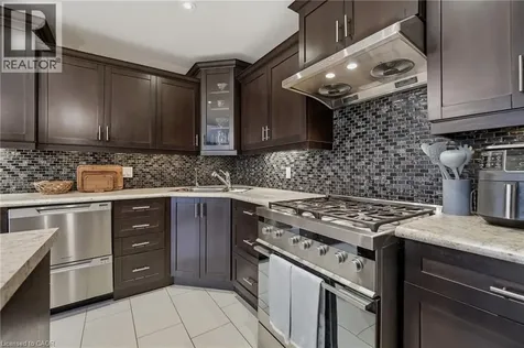 7 Gibson Place St. Catharines ON L2R 0A3