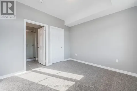 2 Oat Lane Kitchener ON N2R 0T1