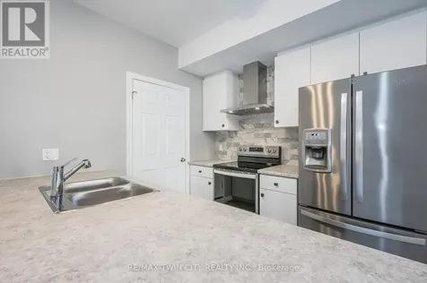 2 Oat Lane Kitchener ON N2R 0T1