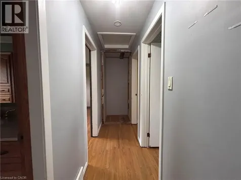 4 Beechwood Court St. Catharines ON L2N 3H7