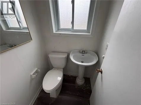 4 Beechwood Court St. Catharines ON L2N 3H7